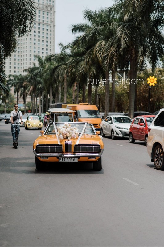 Xe Hoa Cổ Điển Mercury Cougar mui trần 1