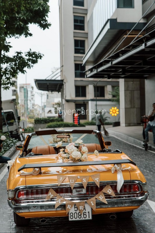 Xe Hoa Cổ Điển Mercury Cougar mui trần 2