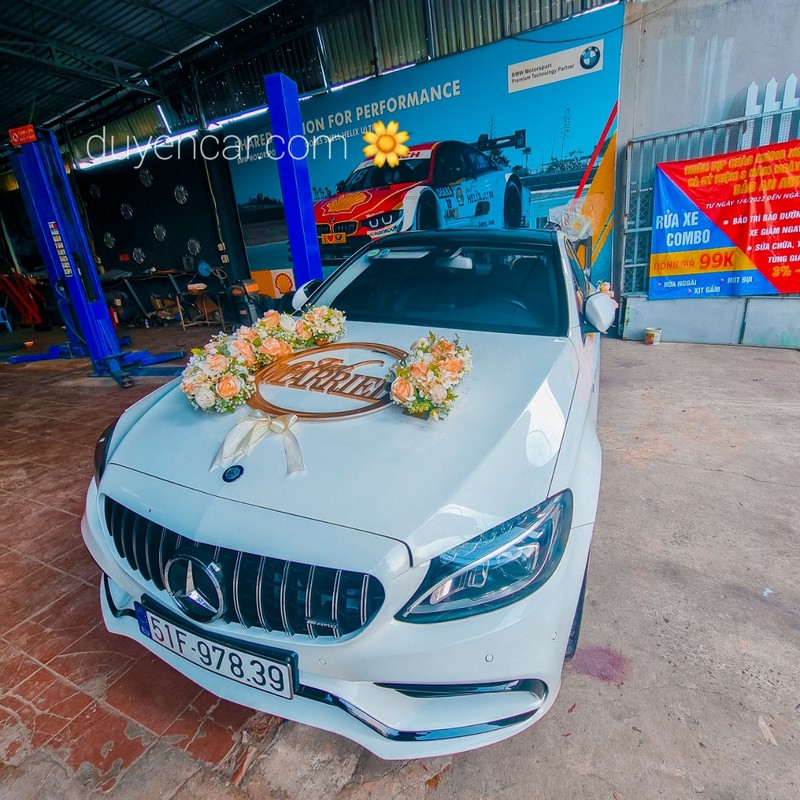 Xe Cưới Mercedes C63 màu trắng - xehoacuoi - Copy 1
