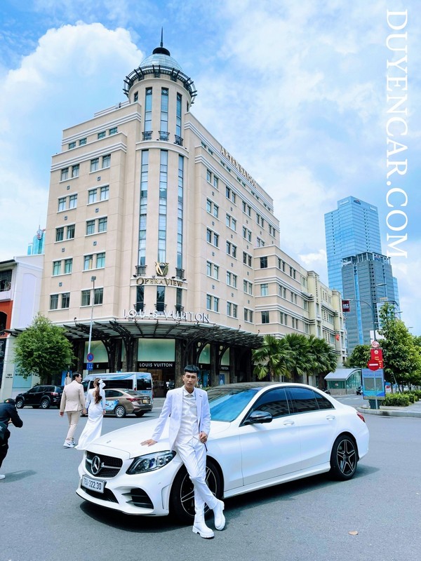 Cho thuê xe mercedes C300 trắng chụp ảnh - xehoacuoi 7