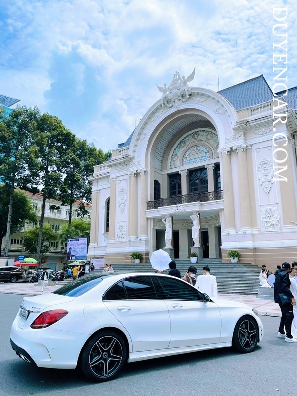 Cho thuê xe mercedes C300 trắng chụp ảnh - xehoacuoi 4