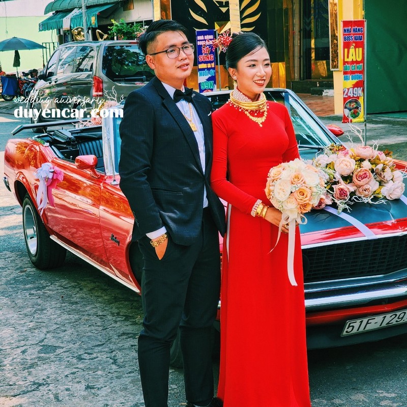 Bảng giá xe hoa cổ điển mustang mui trần mới nhất 2
