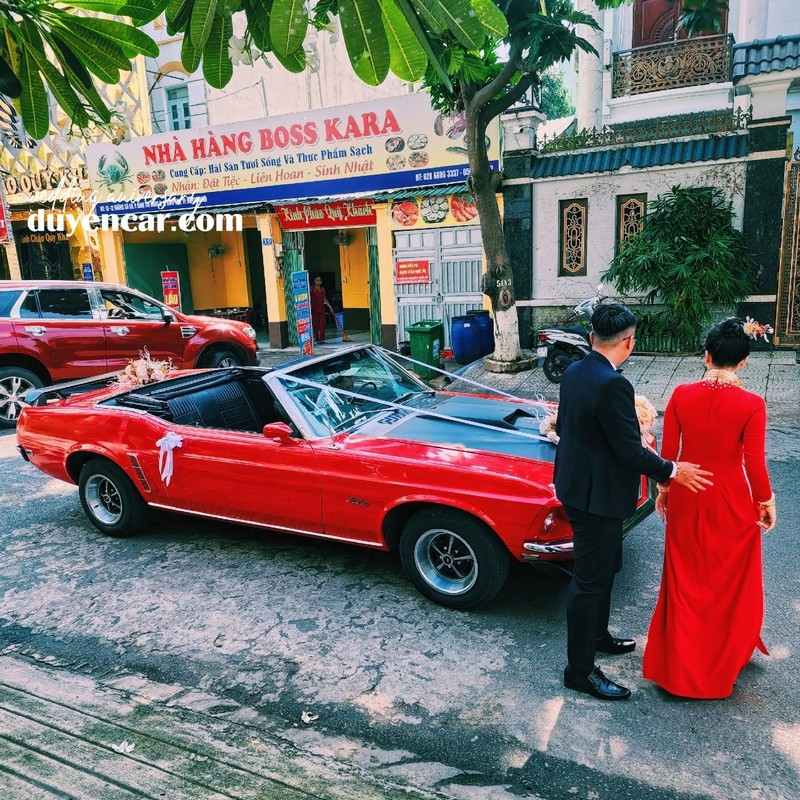 Bảng giá xe hoa cổ điển mustang mui trần mới nhất 5