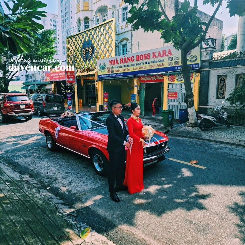 Bảng giá xe hoa cổ điển mustang mui trần mới nhất 4
