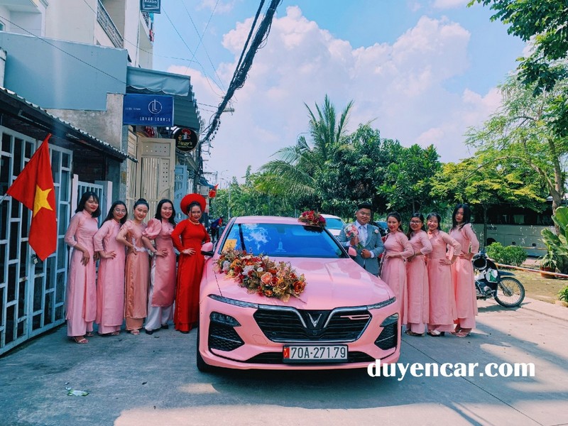 Xe hoa vinfast lux màu hồng - xehoacuoi 2