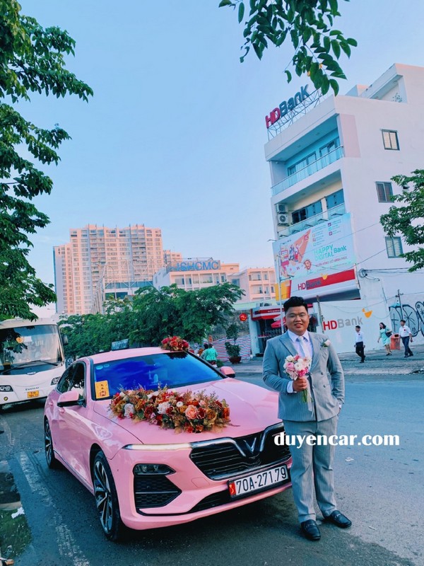 Xe hoa vinfast lux màu hồng - xehoacuoi 1