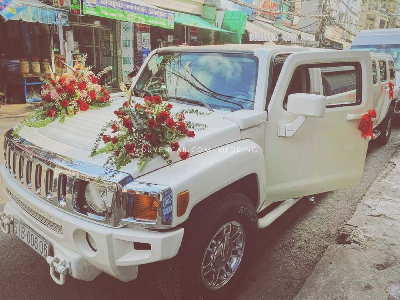 Cho thuê xe hoa siêu sang Hummer H3 Limousine - xehoacuoi.vn 4