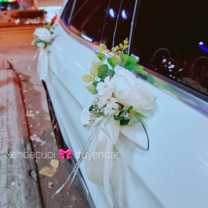 Cho Thuê Hoa Lụa Trang Trí Xe Cưới TPHCM - Duyencar