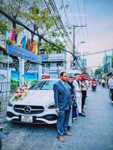 Thuê xe cưới mercedes TPHCM - C200 2023 plus duyencar